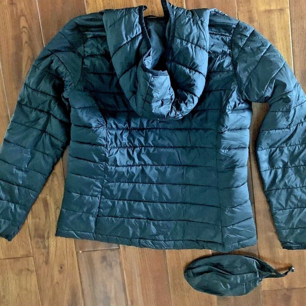 Amazon Essentials Black Packable Puffer Jacket Si… - image 6